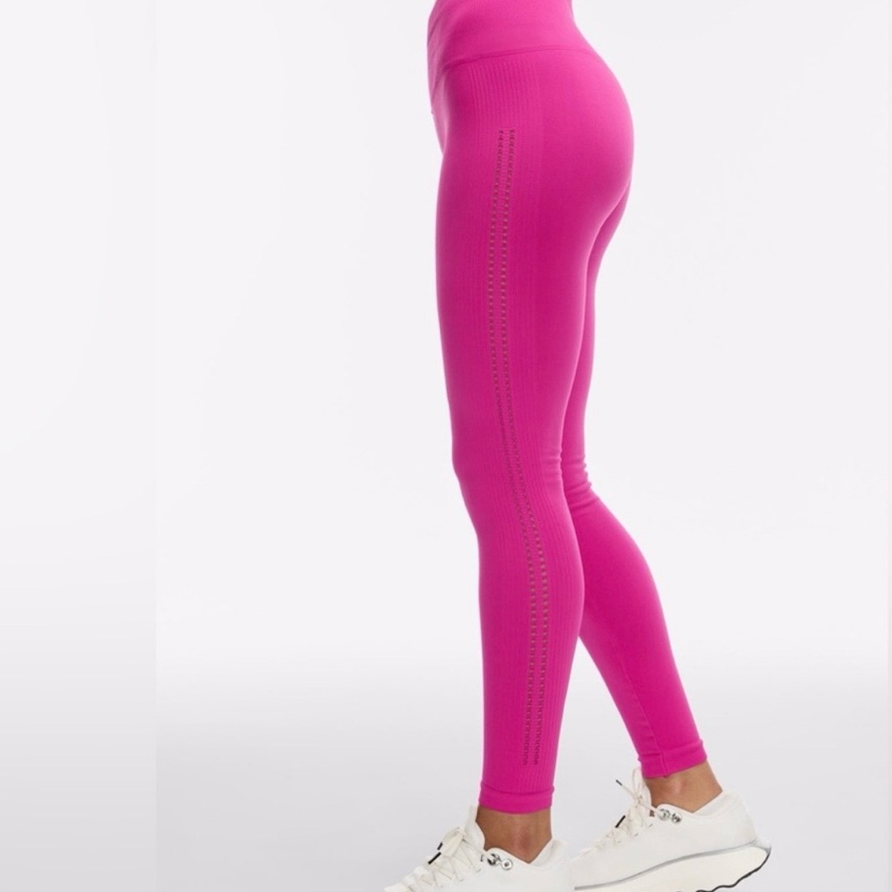Set!! Peloton Vibrant Pink Crop Top And Leggings Set NWT!!!! - Picture 4 of 9